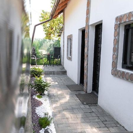 La Fanar Guesthouse Curtea De Arges Exterior photo