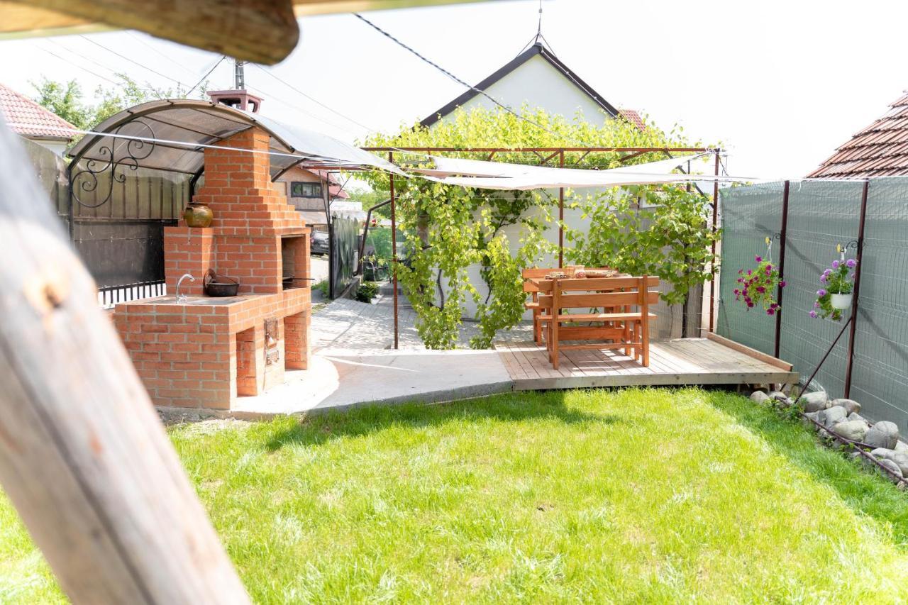 La Fanar Guesthouse Curtea De Arges Exterior photo