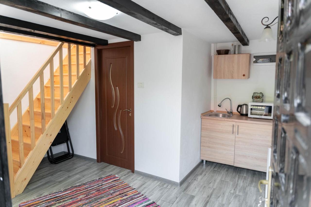 La Fanar Guesthouse Curtea De Arges Exterior photo